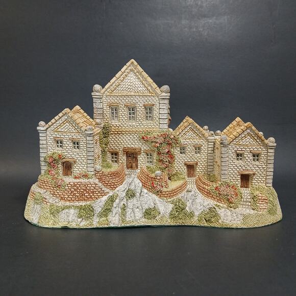 Vintage 1983 David Winter "Alms House", Hand Made/Hand Painted in England wCOA - Picture 1 of 9